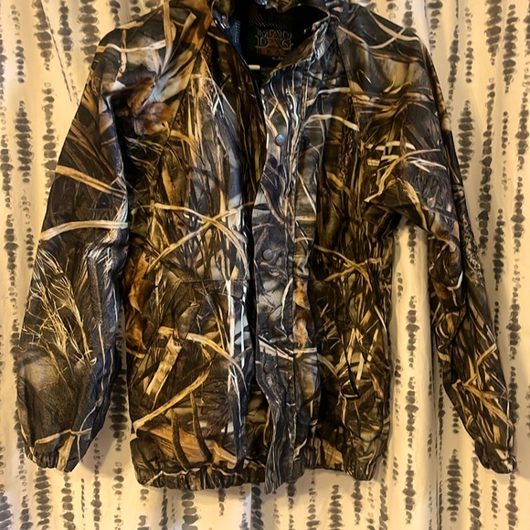 Camo children’s large jacket by Mad Dog - Picture 1 of 6